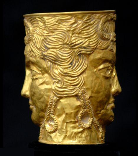 http://www.iransara.info/Achaemenid_Cup2.jpg